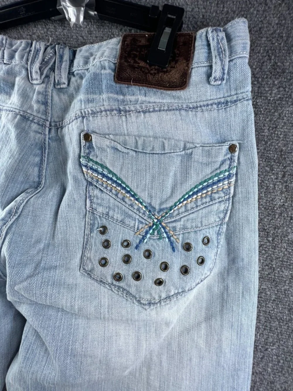 Akademiks Size 40 Women’s Light Wash Blue Jeans Embroidered Intricate VTG AKDMKS